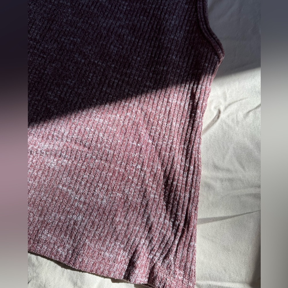 Knit Cropped Tank Top - Picture 4 of 4